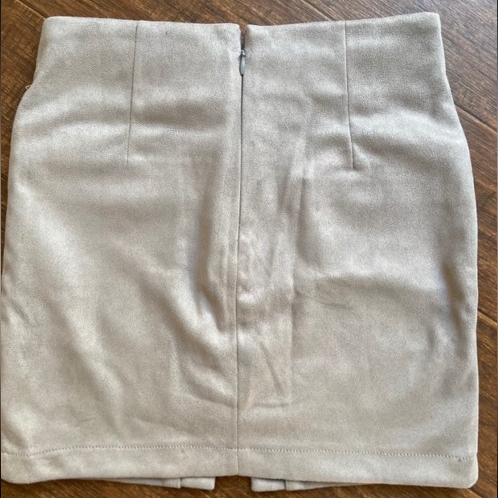 Simplee Apparel Gray Suede-Look Faux Lace-Up Pocket Mini Skirt - Picture 3 of 9